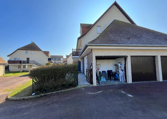 Petite Cour Privee - A 1minute A Pied De La