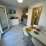 Petite Cour Privee - A 1minute A Pied De La Lejlighed