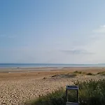 Petite Cour Privee - A 1minute A Pied De La Merville-Franceville-Plage