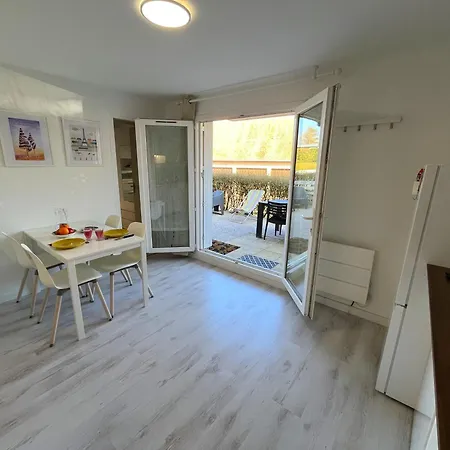 Petite Cour Privee - A 2 Minutes A Pied De La Apartment Merville-Franceville-Plage
