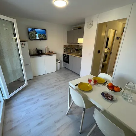 Petite Cour Privee - A 1minute A Pied De La Apartament