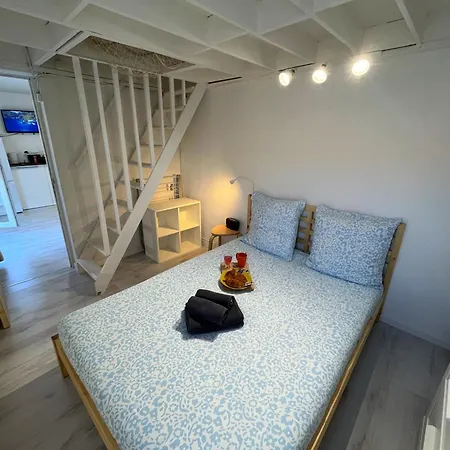 아파트 Petite Cour Privee - A 1minute A Pied De La *