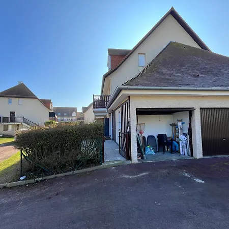 Petite Cour Privée - à 1minute à Pied De La