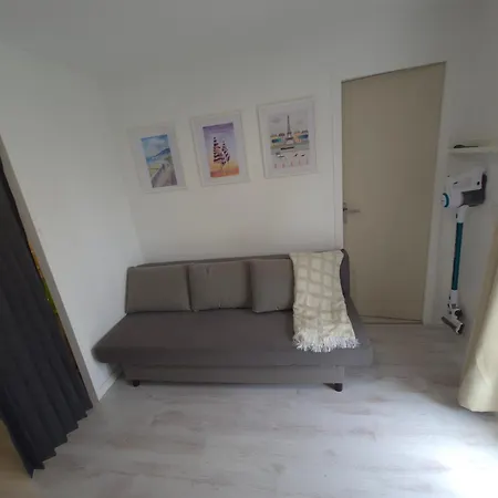 Apartamento Petite Cour Privee - A 1minute A Pied De La Merville-Franceville-Plage