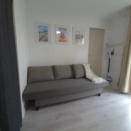 Petite Cour Privee - A 1minute A Pied De La Merville-Franceville-Plage